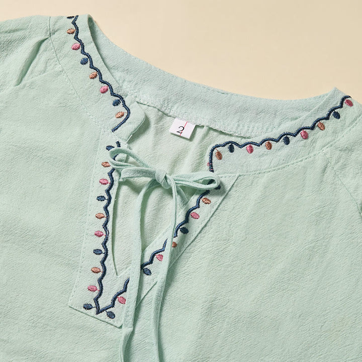 Buddha Stones Camicia da donna estiva in cotone con maniche corte, scollo a V, linee ricamate e lacci - image 2