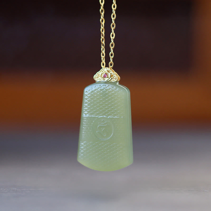 Buddha Stones Collana con ciondolo in argento sterling 925 con simbolo Om e giada Hetian, simbolo della prosperità - Giada Hetian Argento Sterling 925 - image 1