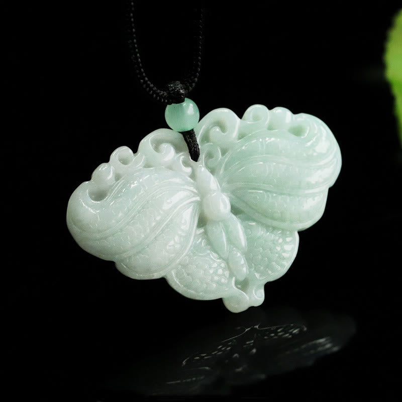 Buddha Stones Collana con ciondolo a forma di farfalla di giada e simbolo della prosperità - image 3