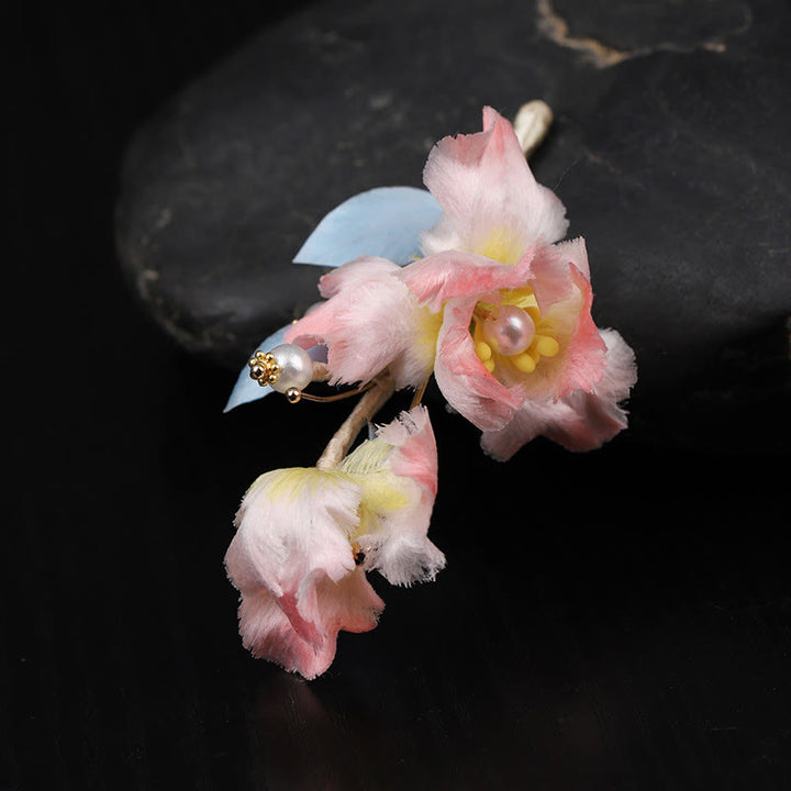 Buddha Stones Spilla di protezione in seta lavorata a mano con fiore di iris rosa - image 2