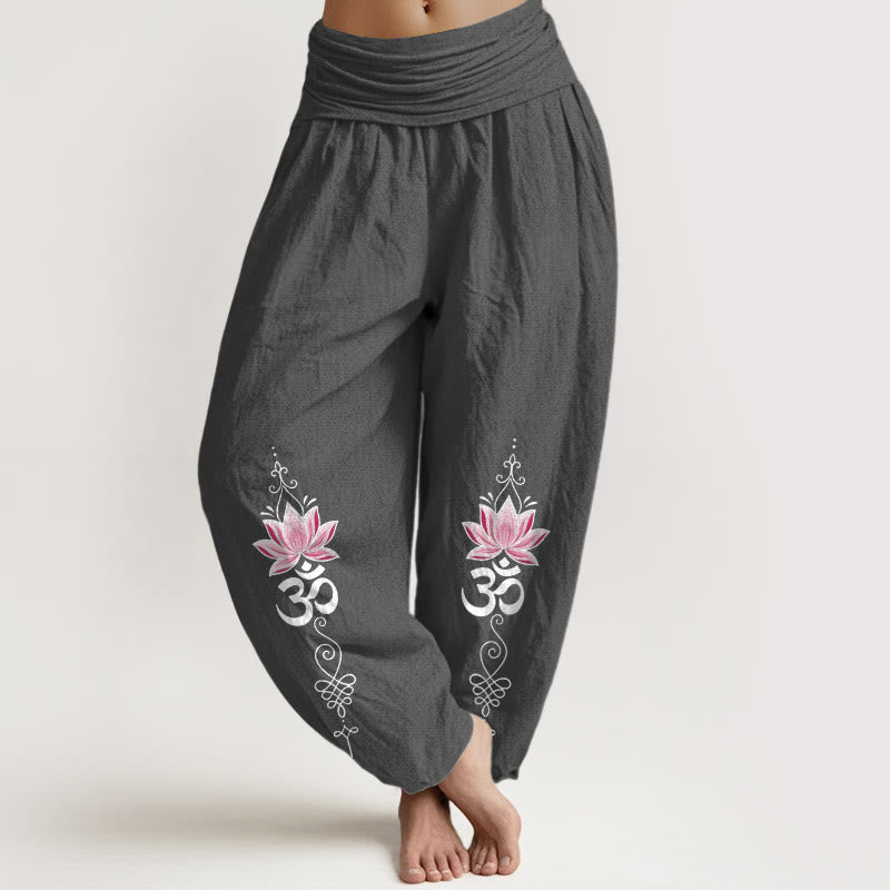 Buddha Stones Pantaloni harem da donna in cotone con motivo a fiore di loto e scritta OM in sanscrito, con elastico in vita. - Grigio tenue - US16, UK/AU20, EU48 (3XL) - image 11