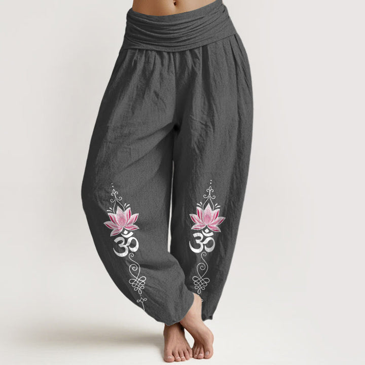 Buddha Stones Pantaloni harem da donna in cotone con motivo a fiore di loto e scritta OM in sanscrito, con elastico in vita. - Grigio tenue - US16, UK/AU20, EU48 (3XL) - image 11
