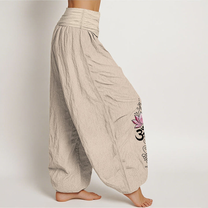 Buddha Stones Pantaloni harem da donna in cotone con motivo a fiore di loto e scritta OM in sanscrito, con elastico in vita. - image 15