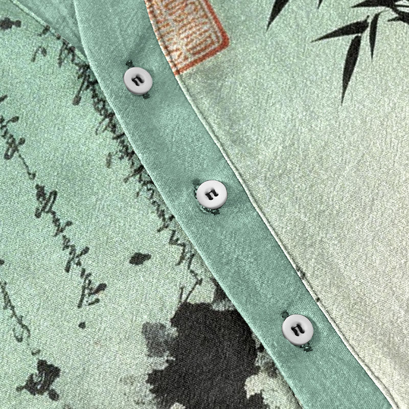 Buddha Stones Camicia da uomo a maniche corte con mezzo bottone, in cotone, con motivo calligrafico sfumato e stampa a inchiostro di bambù. - image 3