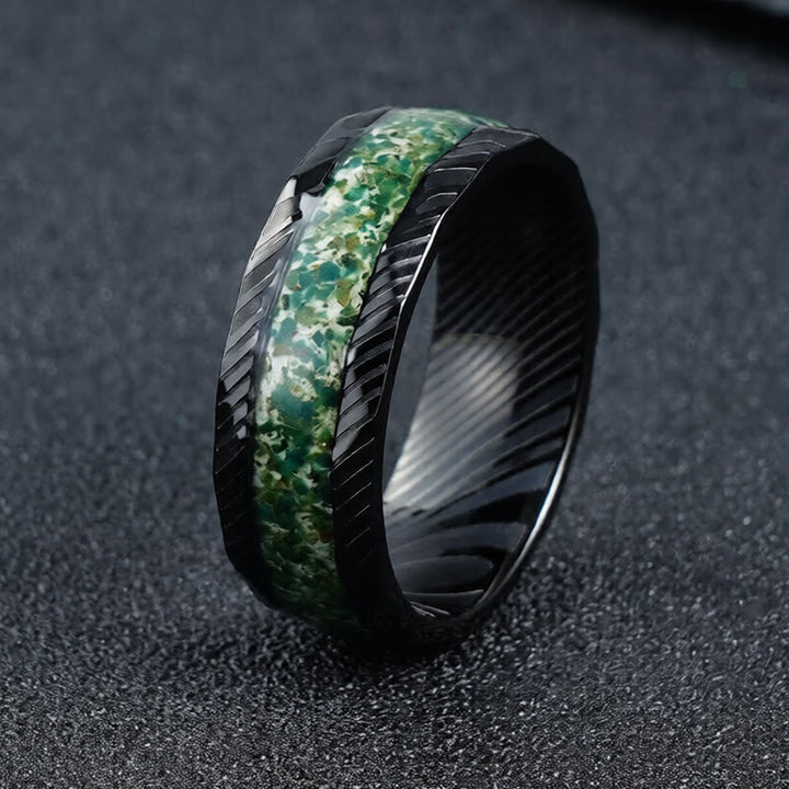 Buddha Stones Anello di resistenza in acciaio al titanio con intarsio naturale sfaccettato - Verde - 21,4 mm - image 0