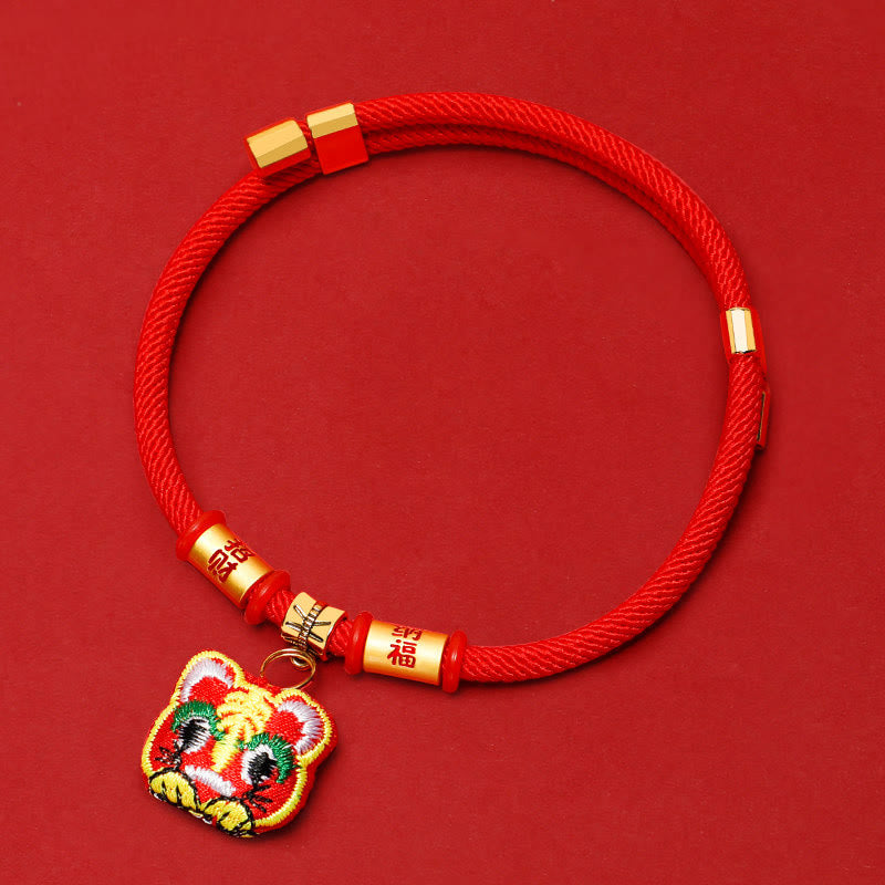 Buddha Stones Collare regolabile per cani e gatti con ricamo a treccia rossa e personaggio Tiger Fu, protezione per animali domestici. - image 2