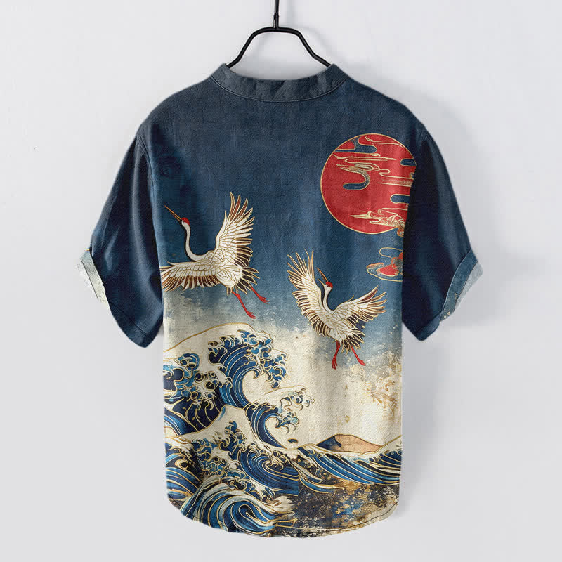 Buddha Stones Camicia da uomo a maniche corte con mezza abbottonatura, in cotone, con motivo a onde e sole e gru. - image 1