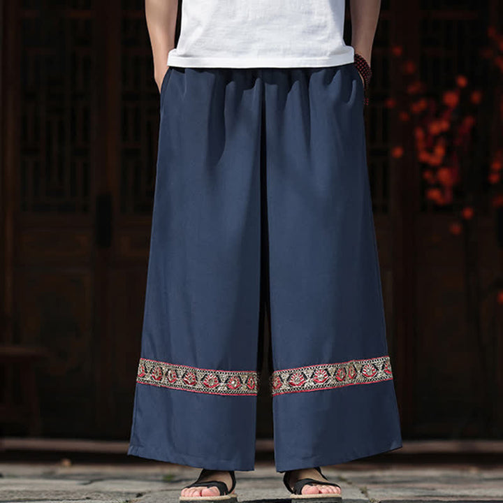 Buddha Stones Pantaloni estivi da uomo in cotone con orlo ricamato, elastico in vita, gamba larga e lunghezza cropped, con tasche. - image 1