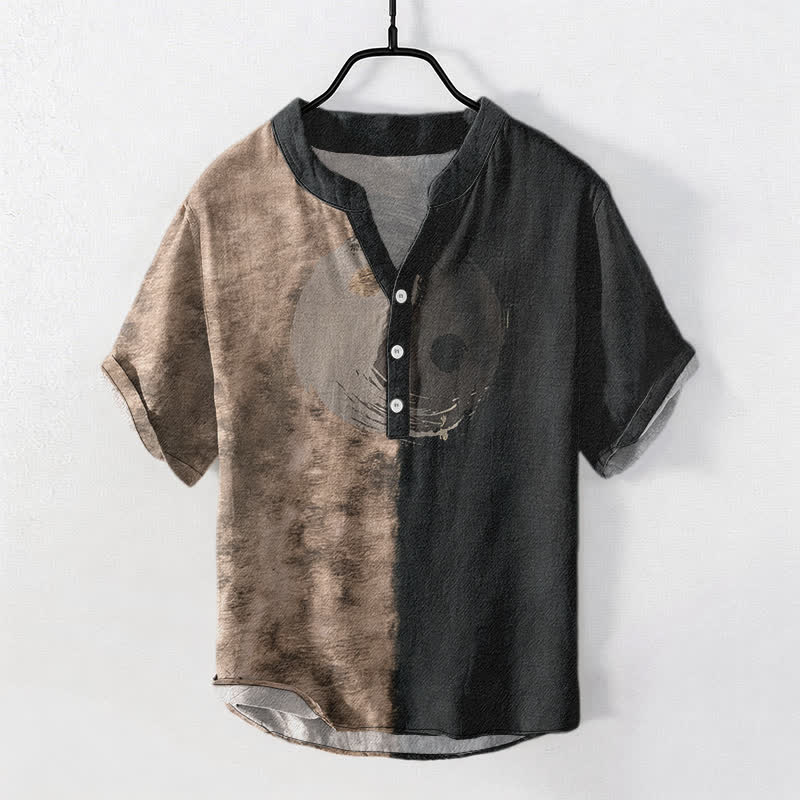 Buddha Stones Camicia da uomo a maniche corte con mezza abbottonatura, bicolore in cotone, con stampa Taiji a inchiostro. - Tan - US/UK/AU50, EU60 (5XL) - image 0