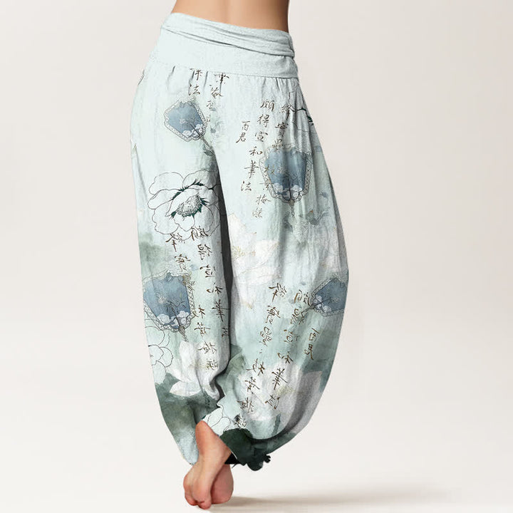 Buddha Stones Pantaloni harem da donna in puro cotone con stampa di fiori di loto e calligrafia, con elastico in vita. - image 1