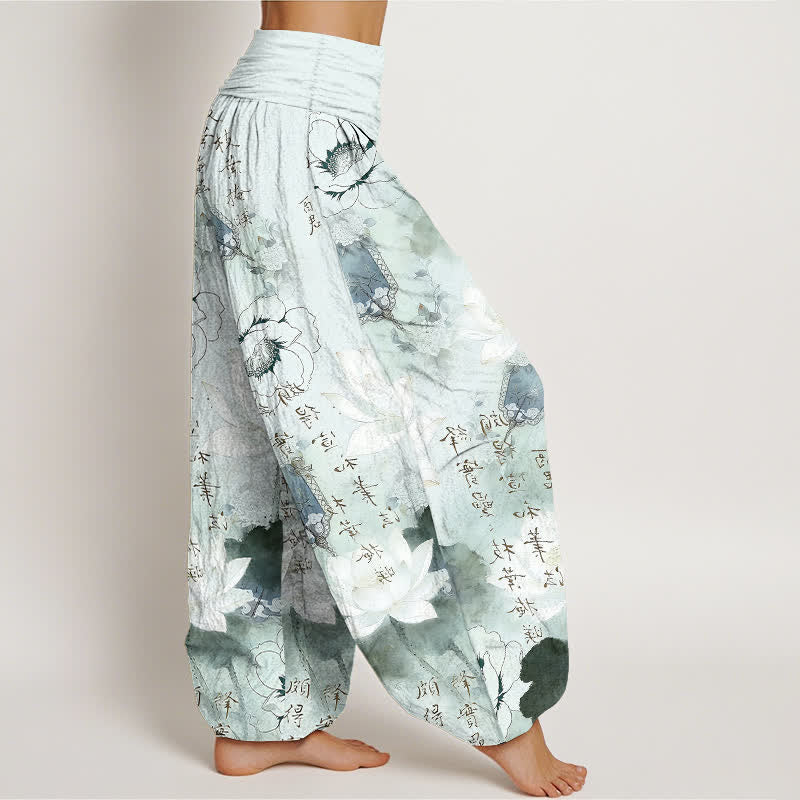Buddha Stones Pantaloni harem da donna in puro cotone con stampa di fiori di loto e calligrafia, con elastico in vita. - image 2
