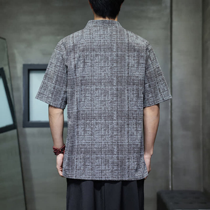 Buddha Stones Camicia da uomo estiva casual a maniche corte con colletto alla coreana e bottoni a rana, tinta unita. - image 2