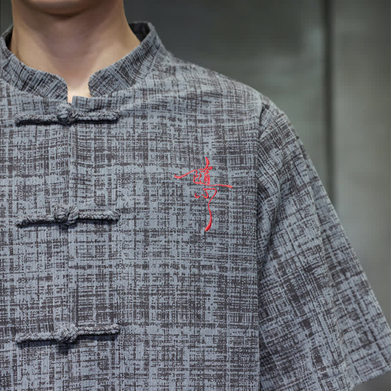 Buddha Stones Camicia da uomo estiva casual a maniche corte con colletto alla coreana e bottoni a rana, tinta unita. - image 8