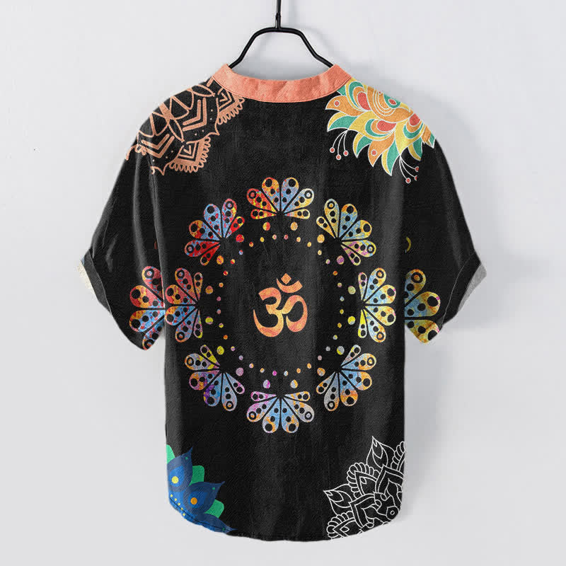 Buddha Stones Camicia da uomo a maniche corte con bottoni a metà, in cotone, con emblema Om Lotus Mandala e pavone. - image 1