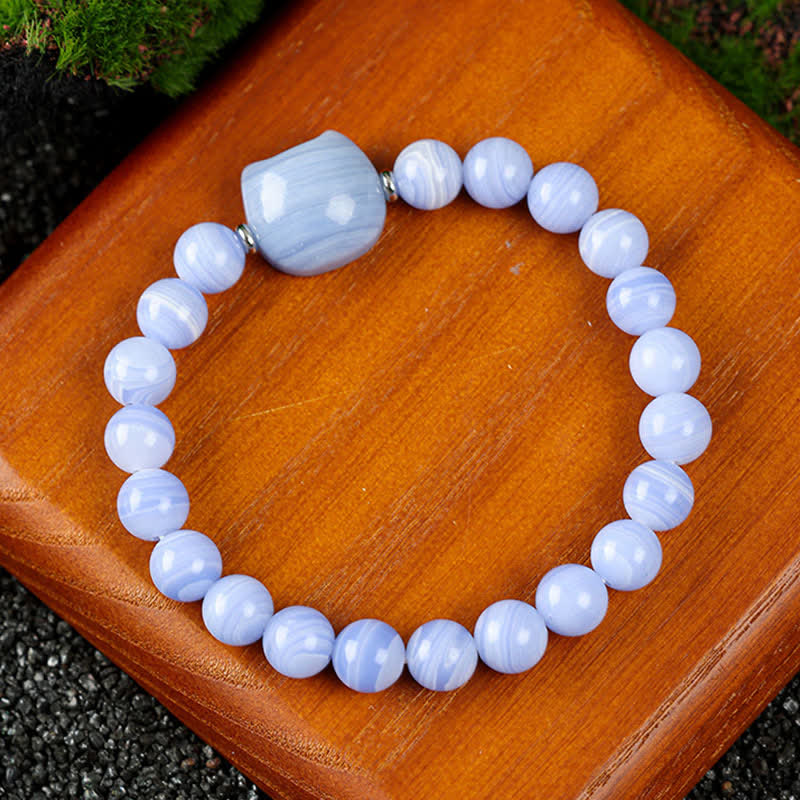 Buddha Stones Braccialetto con perline di agata blu e quarzo trasparente con grazioso design a forma di gatto - Agata blu a pizzo (circonferenza del polso 15-16 cm) - image 0