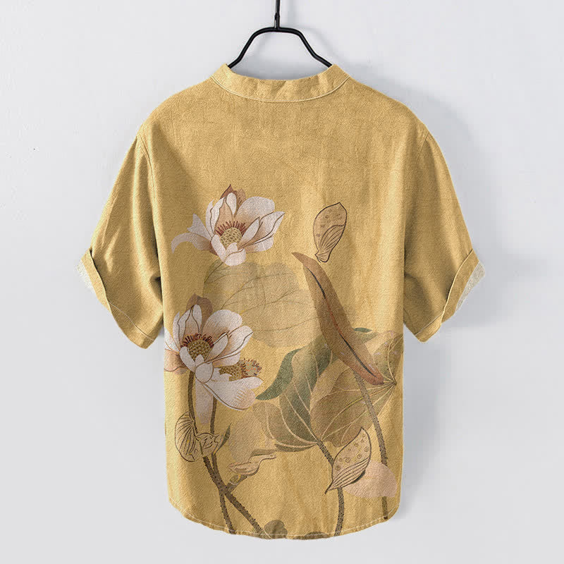 Buddha Stones Camicia da uomo a maniche corte con mezzo bottone, in cotone, dipinta a mano con motivo a loto. - image 1