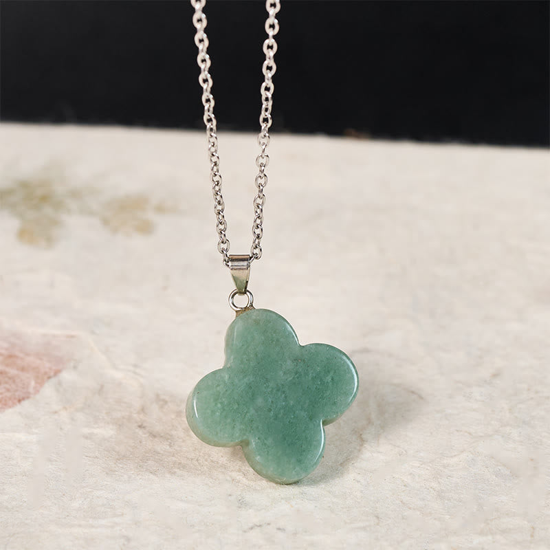 Buddha Stones Collana con ciondolo a forma di fiore di prugno, in vari cristalli verdi, avventurina, ossidiana nera, occhio di tigre e portafortuna. - image 1