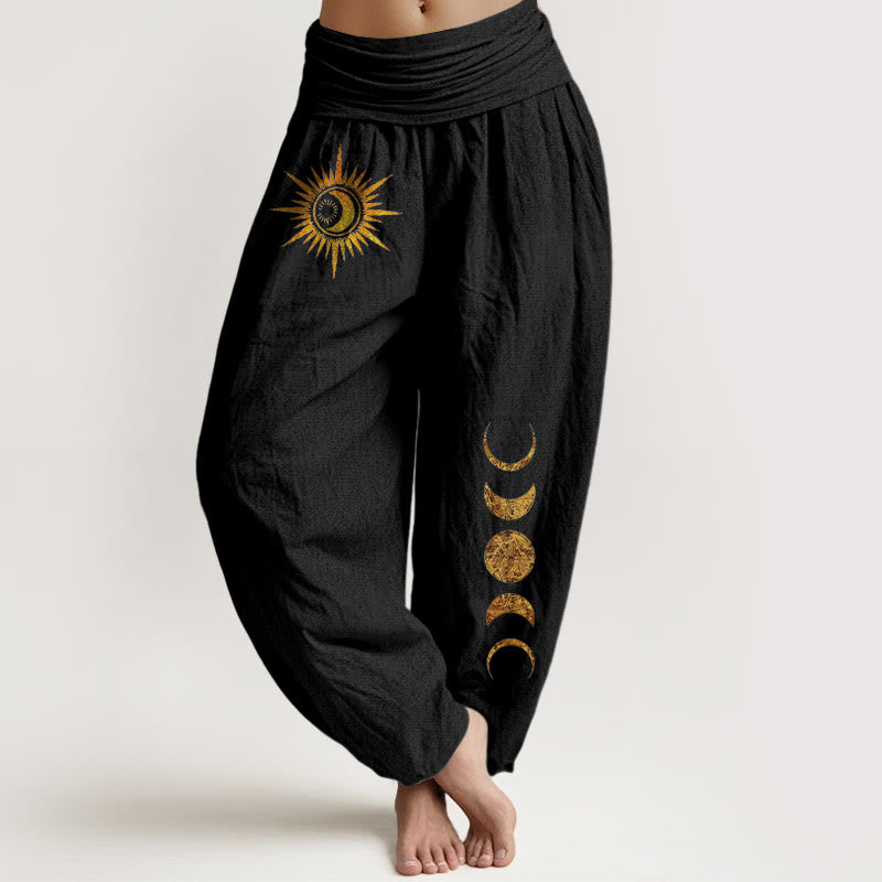 Buddha Stones Pantaloni harem da donna in puro cotone con elastico in vita e fantasia a fasi lunari e sole dorate. - Nero - US16, UK/AU20, EU48 (3XL) - image 0