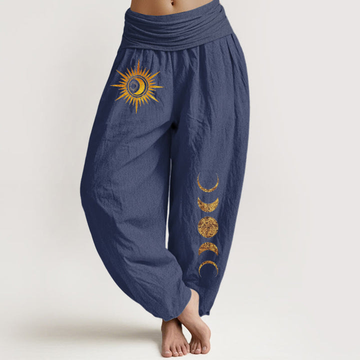 Buddha Stones Pantaloni harem da donna in puro cotone con elastico in vita e fantasia a fasi lunari e sole dorate. - Blu ardesia scuro - US16, UK/AU20, EU48 (3XL) - image 8