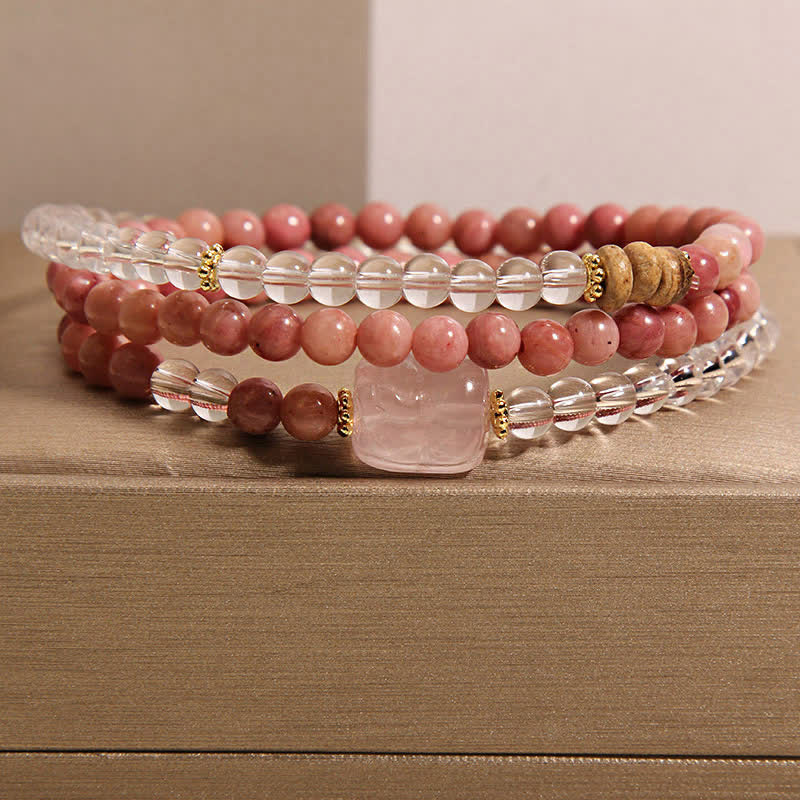 Buddha Stones Bracciale PiXiu a triplo giro in rodonite, quarzo trasparente e quarzo rosa. - Rodonite (Circonferenza del polso: 17–18 cm) - image 0