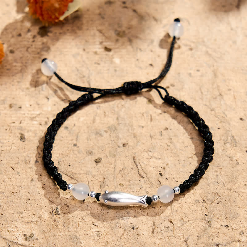 Buddha Stones Bracciale protettivo intrecciato in argento sterling 999 con carpe koi e agata bianca. - image 2