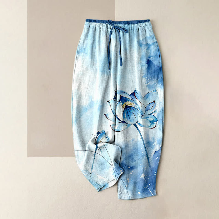 Buddha Stones Pantaloni da donna in puro cotone con stampa a loto acquerellata, elastico in vita e tasche. - Azzurro chiaro - US16, UK/AU20, EU48 (3XL) - image 0