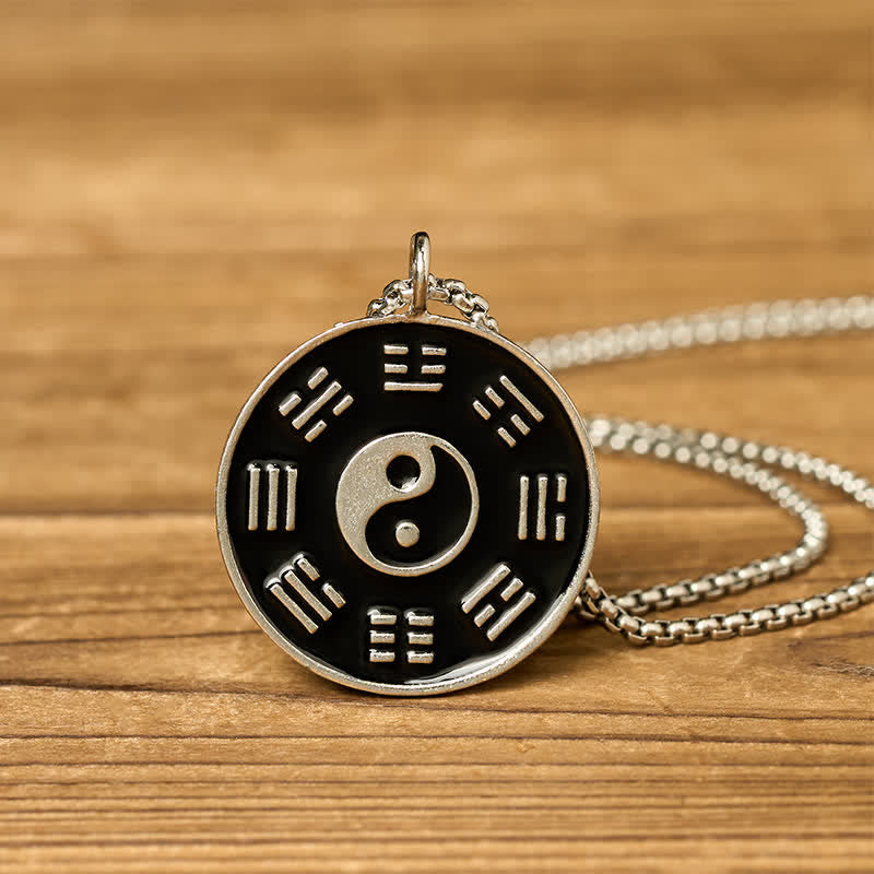 Buddha Stones Collana con ciondolo a forma di bilancia Yin Yang Bagua in acciaio al titanio - image 3