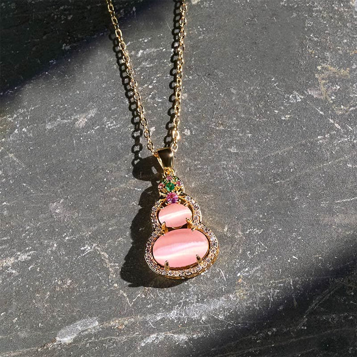 Buddha Stones Collana con ciondolo a forma di zucca di calcedonio rosa e simbolo di ottimismo - image 1
