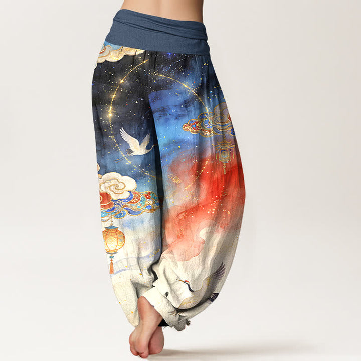 Buddha Stones Pantaloni harem da donna in puro cotone con motivo gru, nuvole, lanterne e cielo notturno, con elastico in vita. - image 1