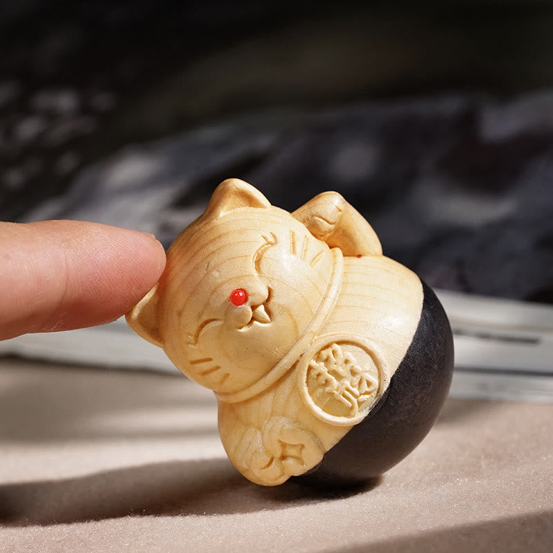 Buddha Stones Mini gatto portafortuna intagliato in legno di faggio ebano, ideale come decorazione protettiva per attirare la ricchezza, 4,7*4 cm - 4,7*4 cm (colore e dimensioni possono variare) - image 0