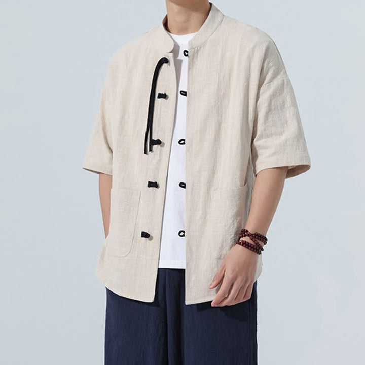 Buddha Stones Camicia da uomo estiva casual a maniche corte con colletto alla coreana, bottoni a rana e tasche. - image 2