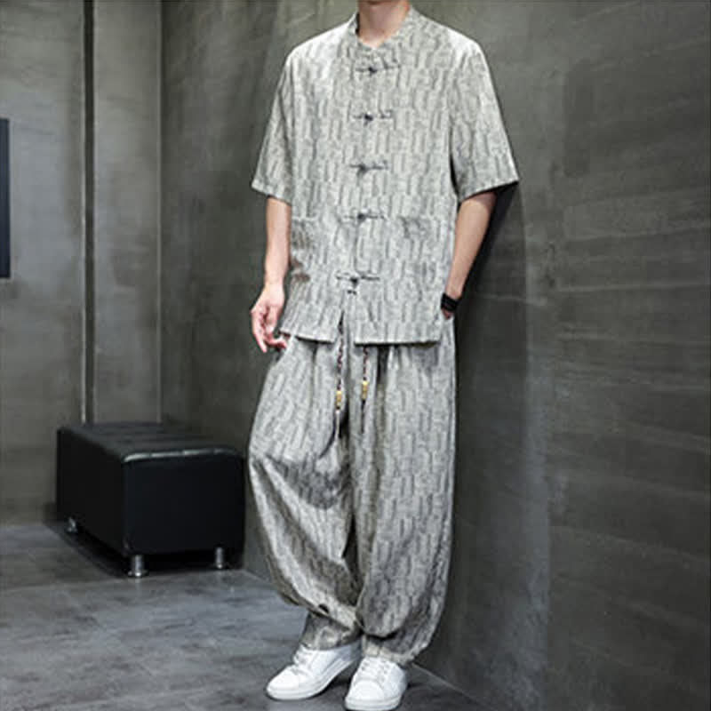Buddha Stones Completo da uomo estivo composto da 2 pezzi: camicia a maniche corte con colletto alla coreana, bottoni a rana e motivo geometrico, pantaloni harem con tasche. - image 16
