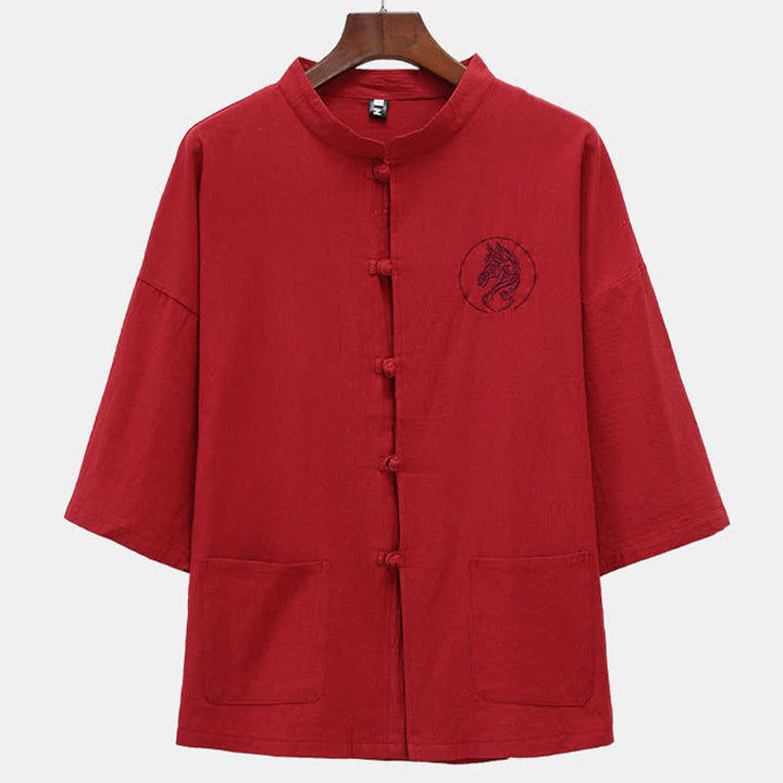 Buddha Stones Camicia da uomo a maniche corte, tinta unita, con colletto alla coreana, ricamo di cavallo, bottoni a rana e tasche, stile estivo Tang. - FireBrick - US/UK/AU46, EU56 (5XL) - image 2