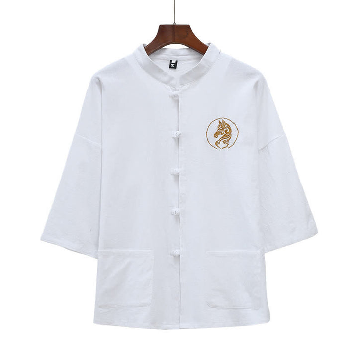 Buddha Stones Camicia da uomo a maniche corte, tinta unita, con colletto alla coreana, ricamo di cavallo, bottoni a rana e tasche, stile estivo Tang. - Bianco - US/UK/AU46, EU56 (5XL) - image 4