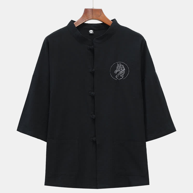 Buddha Stones Camicia da uomo a maniche corte, tinta unita, con colletto alla coreana, ricamo di cavallo, bottoni a rana e tasche, stile estivo Tang. - Nero - US/UK/AU46, EU56 (5XL) - image 6