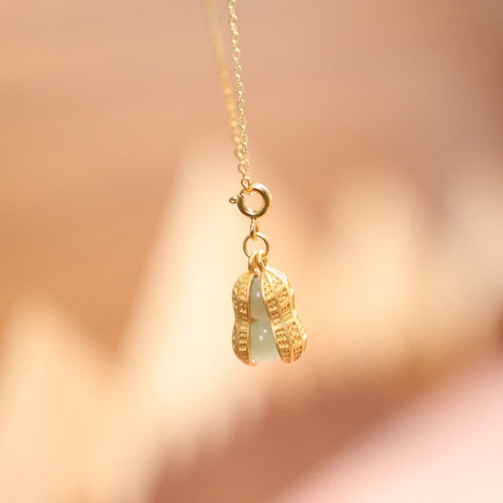 Buddha Stones Collana con ciondolo a forma di arachide in giada Hetian e argento sterling 925, con la scritta "Good Things Happen" (Le cose belle accadono) e simbolo di prosperità. - image 3