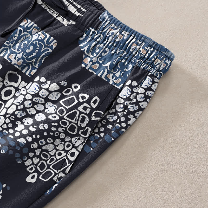 Buddha Stones Pantaloni da uomo affusolati in cotone con motivo patchwork geometrico e tasche. - image 2