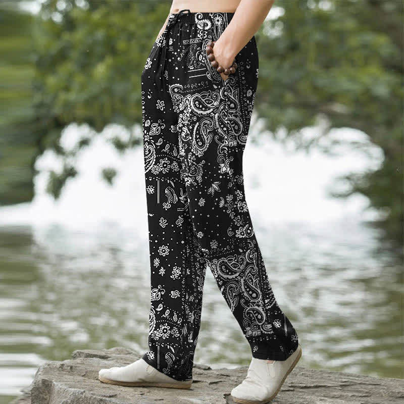 Buddha Stones Pantaloni da uomo affusolati con tasche, in cotone con motivo paisley a fiori di anacardi. - image 1