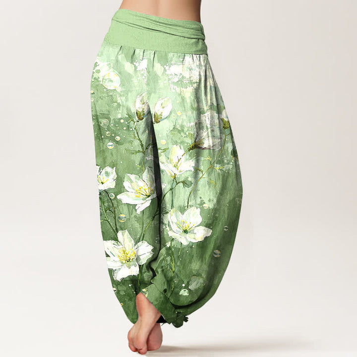 Buddha Stones Pantaloni harem da donna in puro cotone con motivo a loto bianco acquerellato e vita elasticizzata. - image 2