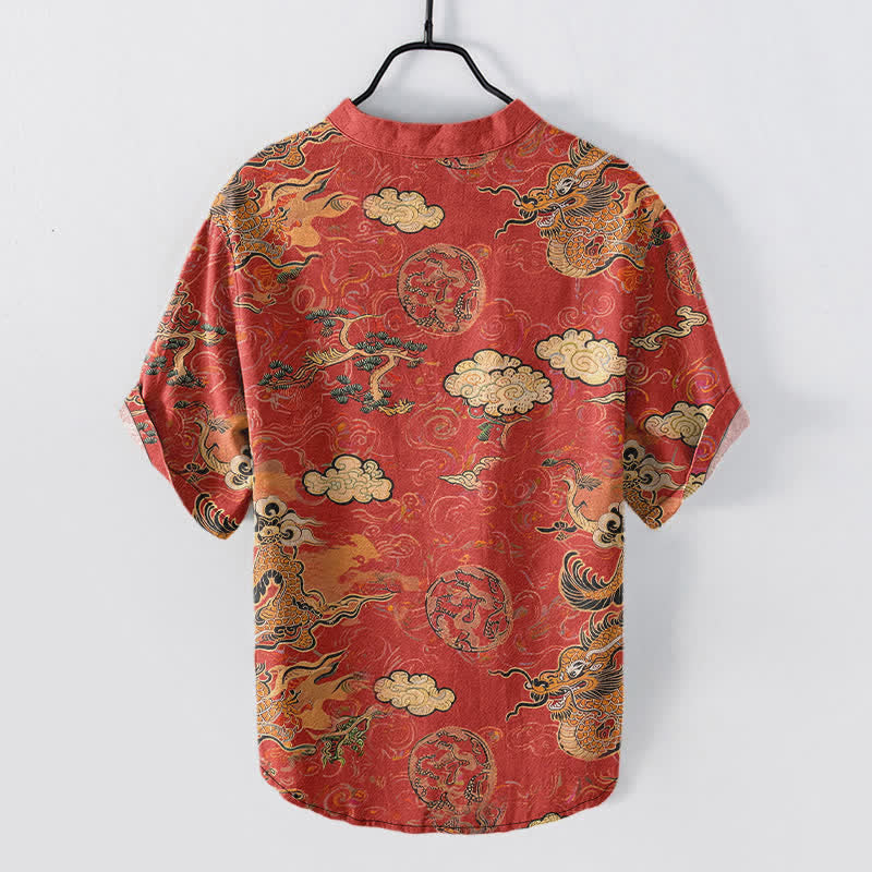 Buddha Stones Camicia da uomo a maniche corte con mezzo bottone, in cotone, con motivo drago dorato e nuvole. - image 1