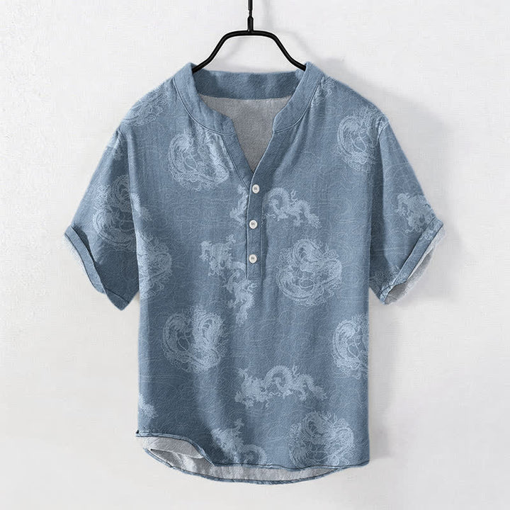 Buddha Stones Camicia da uomo a maniche corte con mezzo bottone, in cotone, con motivo drago indaco sbiadito. - SteelBlue - US/UK/AU50, EU60 (5XL) - image 0