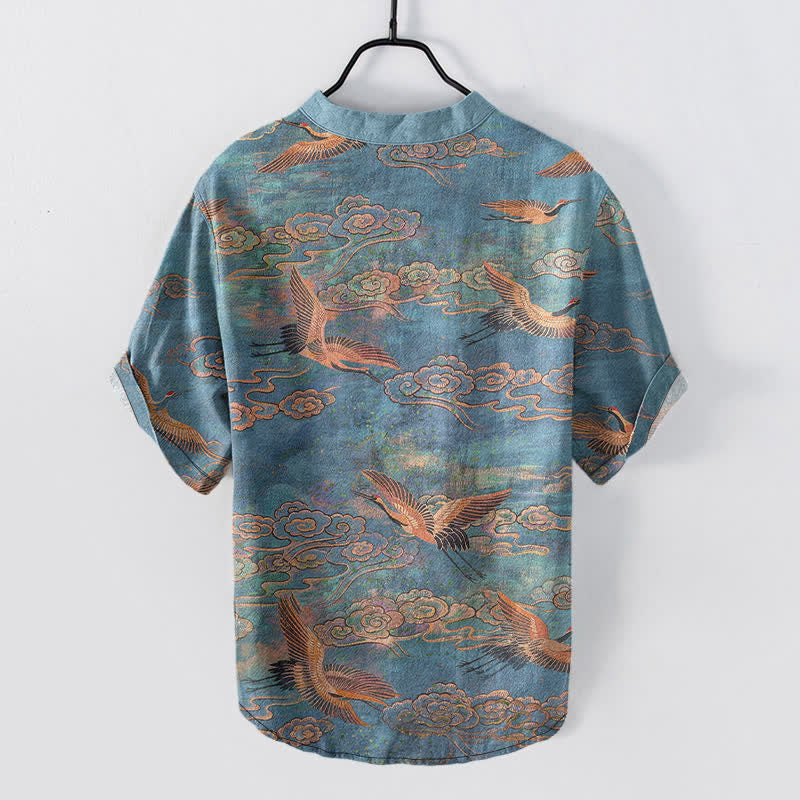 Buddha Stones Camicia da uomo a maniche corte con mezza abbottonatura, in cotone, con motivo gru volanti e nuvole. - image 1