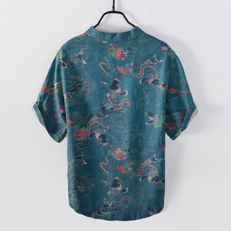 Buddha Stones Camicia da uomo a maniche corte con mezza abbottonatura e motivo di pesci koi e loto in cotone. - image 8
