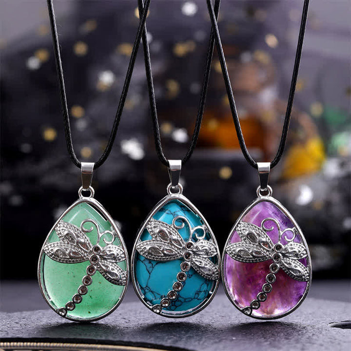 Buddha Stones Collana con intarsio a forma di goccia in avventurina verde naturale e cristallo a forma di libellula. - image 0