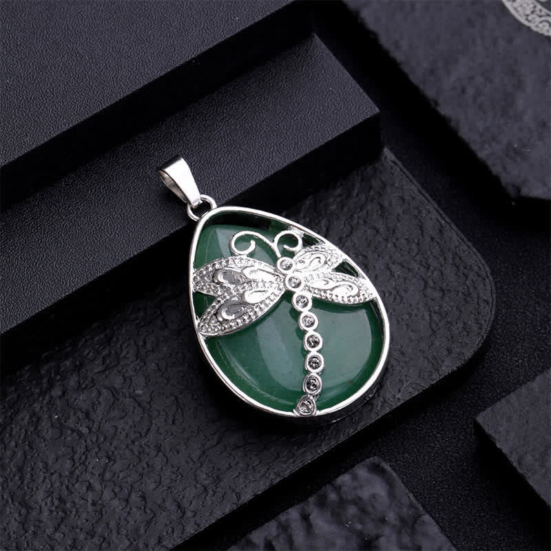 Buddha Stones Collana con intarsio a forma di goccia in avventurina verde naturale e cristallo a forma di libellula. - image 2
