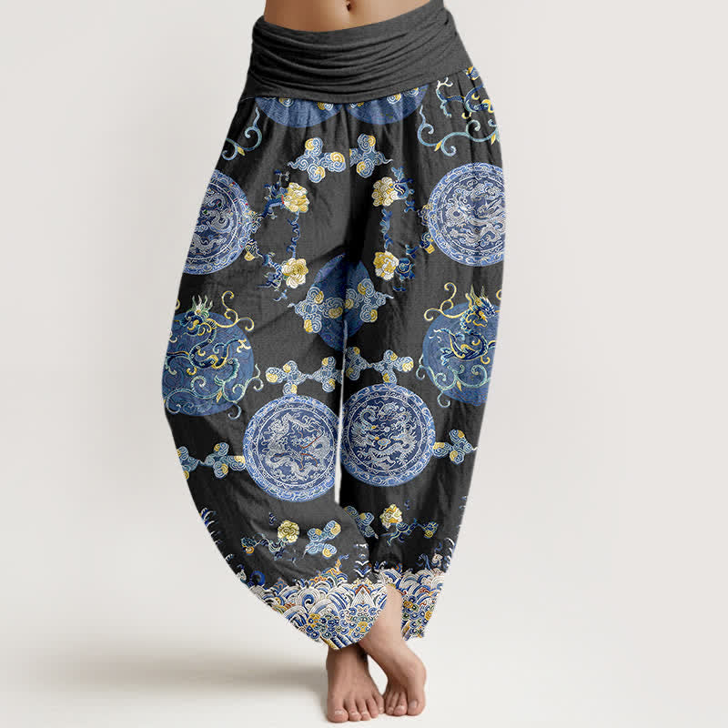 Buddha Stones Pantaloni harem da donna in cotone indaco con motivo a medaglione e drago, vita elasticizzata. - Nero - US16, UK/AU20, EU48 (3XL) - image 0