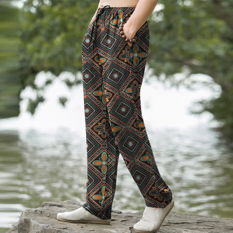 Buddha Stones Pantaloni da uomo affusolati in cotone stile bohémien con motivo floreale a rombi e tasche. - image 1