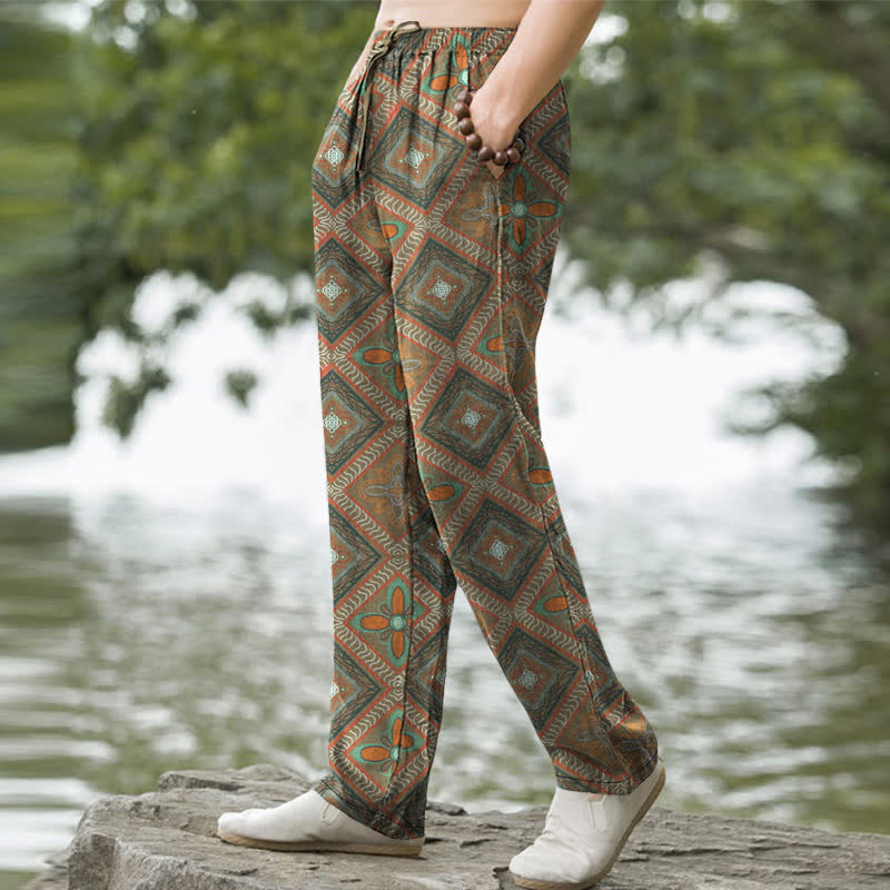 Buddha Stones Pantaloni da uomo affusolati in cotone stile bohémien con motivo floreale a rombi e tasche. - image 5
