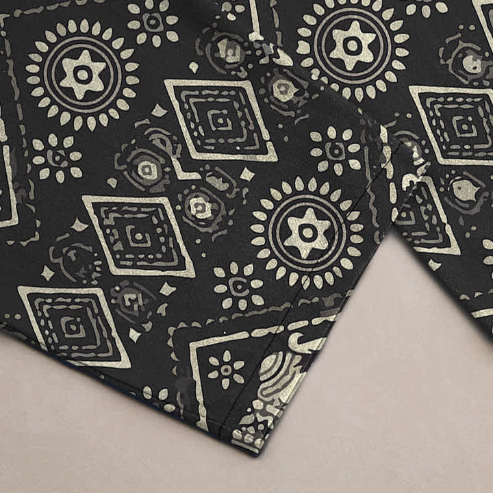 Buddha Stones Pantaloni da uomo affusolati in cotone avorio con motivo geometrico mandala a elefante e tasche. - image 3