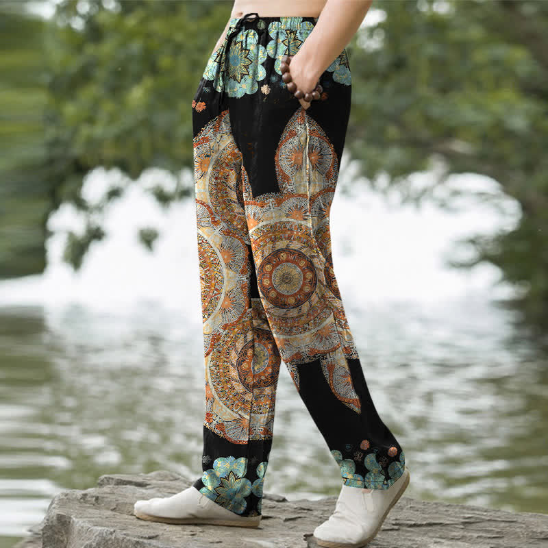Buddha Stones Pantaloni da uomo affusolati in puro cotone con motivo floreale mandala e tasche. - image 1